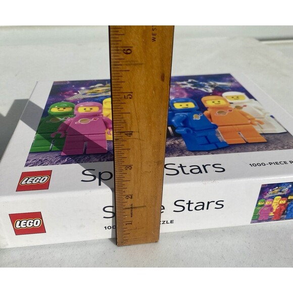 LEGO X Chronicle Books Lego Space Stars Minifigures- 1000 piece Puzzle - Picture 6 of 14